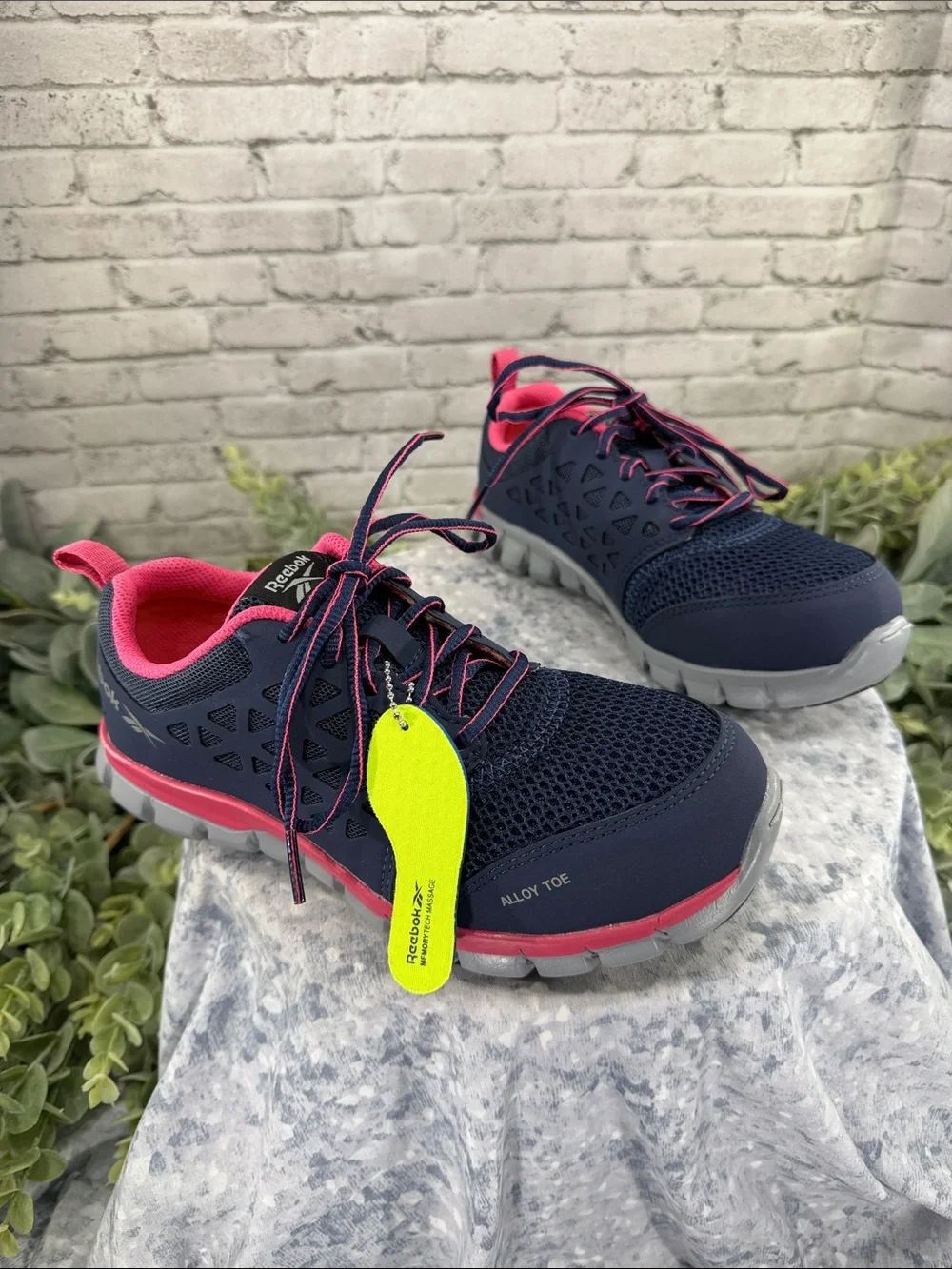 REEBOK “Sublite” Navy & Pink Oil & Slip-Resistant Alloy-Toe Athletic WMS 6W💙NEW